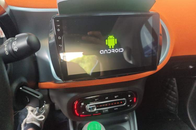 Used smart fortwo 2015 1.0L 52 kW Hardtop Passion Edition Audio And AC Panel