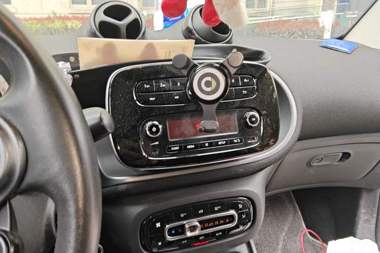 Used smart fortwo 2015 1.0L 52 kW Hardtop Passion Edition Audio And AC Panel