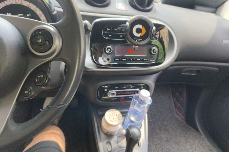 Used smart fortwo 2015 1.0L 52 kW Hardtop Passion Edition Audio And AC Panel