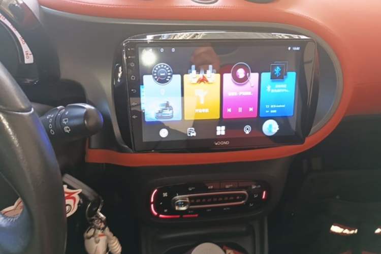 Used smart fortwo 2015 1.0L 52 kW Hardtop Passion Edition Audio And AC Panel