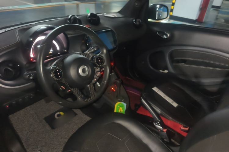Used smart fortwo 2015 1.0L 52 kW Hardtop Passion Edition Center Console