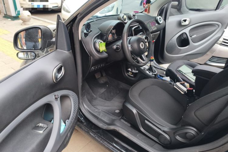 Used smart fortwo 2015 1.0L 52 kW Hardtop Passion Edition Driver Seat