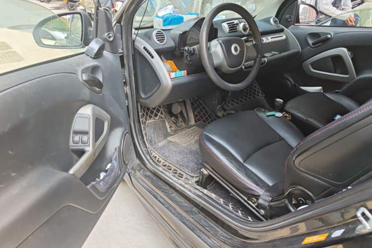 Used smart fortwo 2015 1.0 MHD New Year Special Edition Driver Seat
