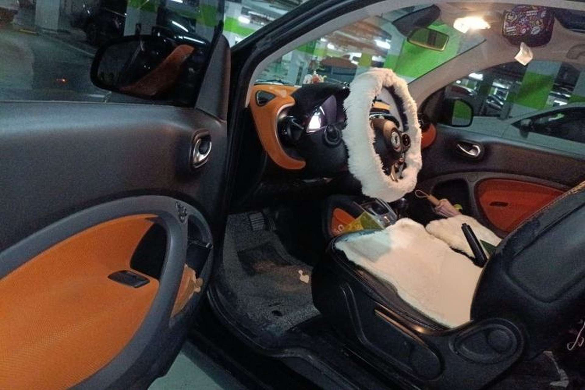 Used smart fortwo 2015 1.0L 52 kW Hardtop Passion Edition Driver Seat