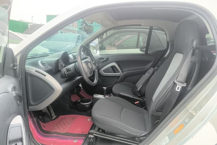 Used smart fortwo 2015 1.0 MHD Comfort Travel Edition Driver Seat