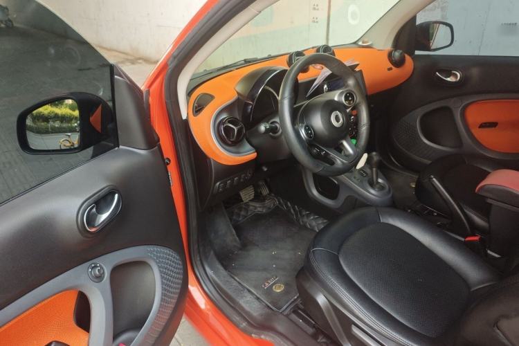 Used smart fortwo 2015 1.0L 52 kW Hardtop Passion Edition Driver Seat