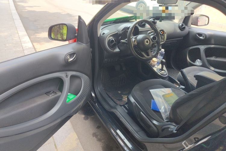 Used smart fortwo 2015 1.0L 52 kW Hardtop Passion Edition Driver Seat