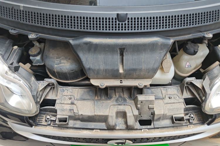 Used smart fortwo 2015 1.0 MHD New Year Special Edition Engine Bay