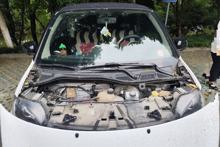 Used smart fortwo 2015 1.0L 52 kW hardtop Dynamic version Engine Bay