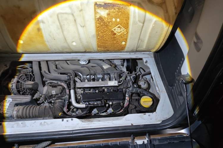 Used smart fortwo 2015 1.0L 52 kW Hardtop Passion Edition Engine Bay Left