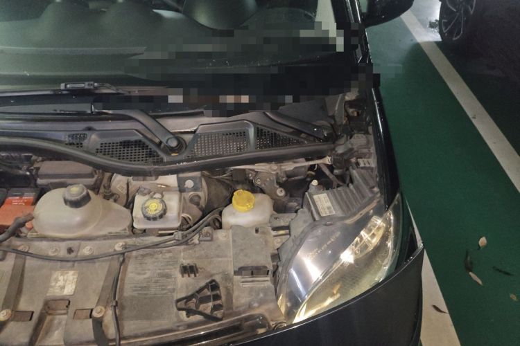 Used smart fortwo 2015 1.0L 52 kW hardtop Dynamic version Engine Bay Left