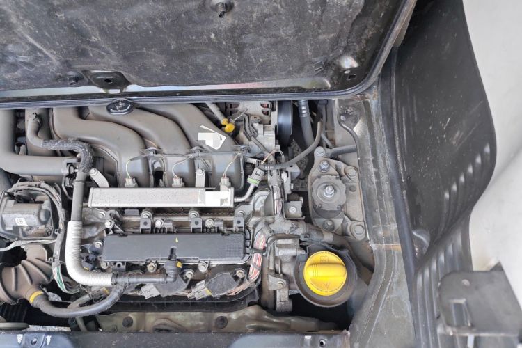 Used smart fortwo 2015 1.0L 52 kW Hardtop Passion Edition Engine Bay Left