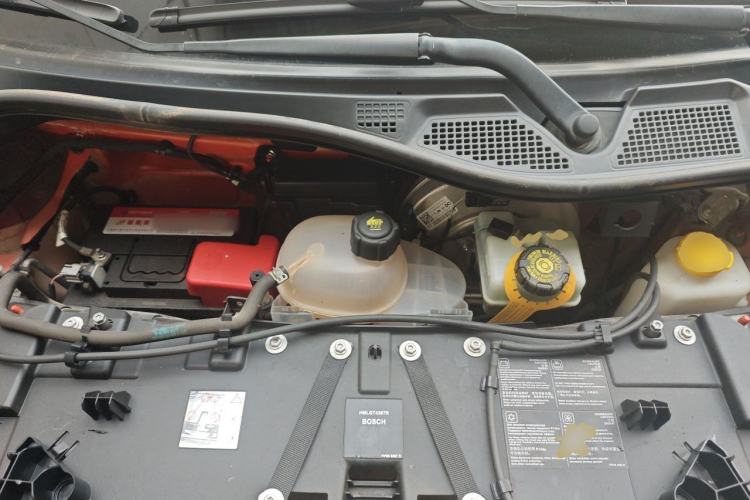 Used smart fortwo 2015 1.0L 52 kW Hardtop Passion Edition Engine Bay