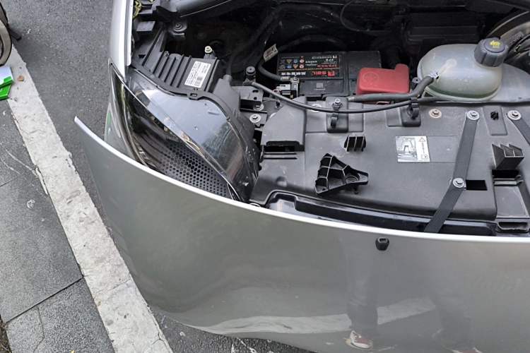 Used smart fortwo 2015 1.0L 52 kW Hardtop Passion Edition Engine Bay Right