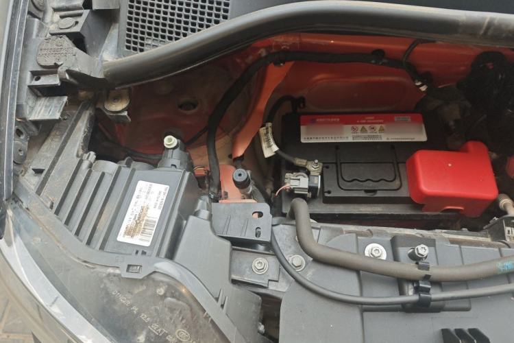 Used smart fortwo 2015 1.0L 52 kW Hardtop Passion Edition Engine Bay Right