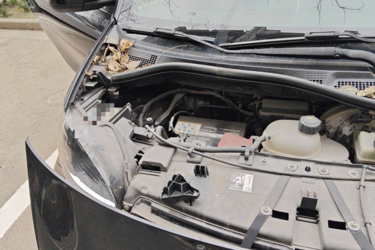 Used smart fortwo 2015 1.0L 52 kW Hardtop Passion Edition Engine Bay Right