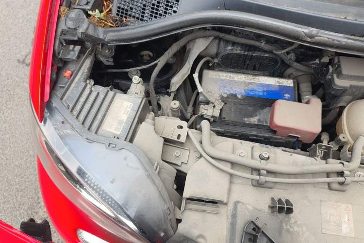 Used smart fortwo 2015 1.0L 52 kW Hardtop Passion Edition Engine Bay Right