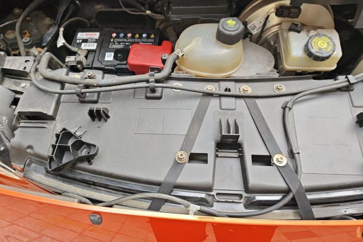 Used smart fortwo 2015 1.0L 52 kW Hardtop Passion Edition Engine Bay
