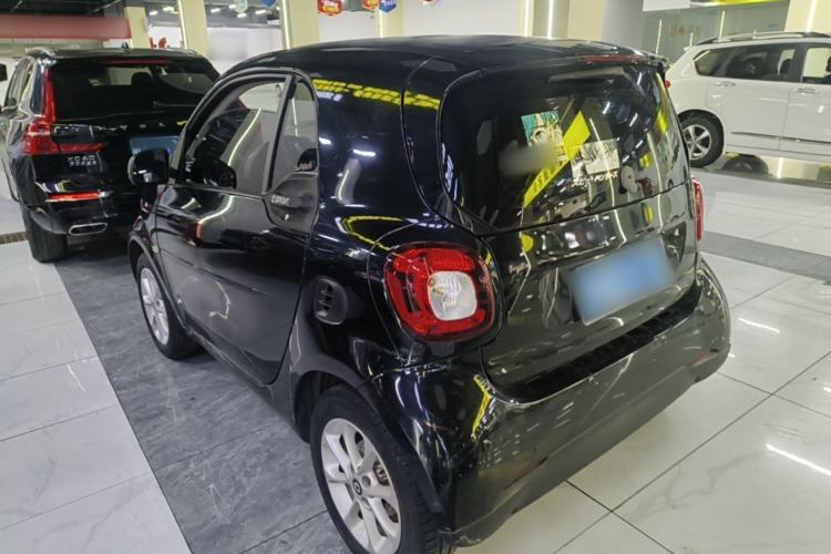 Used smart fortwo 2015 1.0L 52 kW hardtop Dynamic version Exterior 2