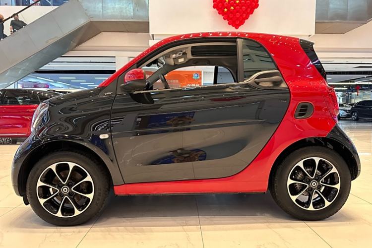 Used smart fortwo 2015 1.0L 52 kW Hardtop Passion Edition Exterior 2