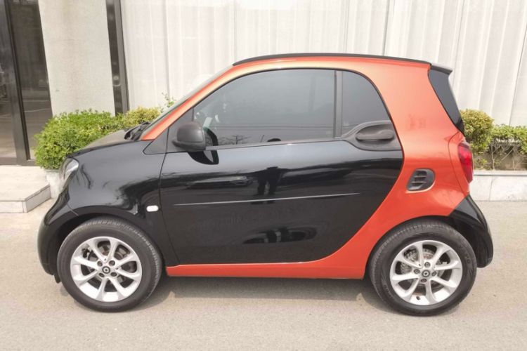 Used smart fortwo 2015 1.0L 52 kW hardtop Dynamic version Exterior 2
