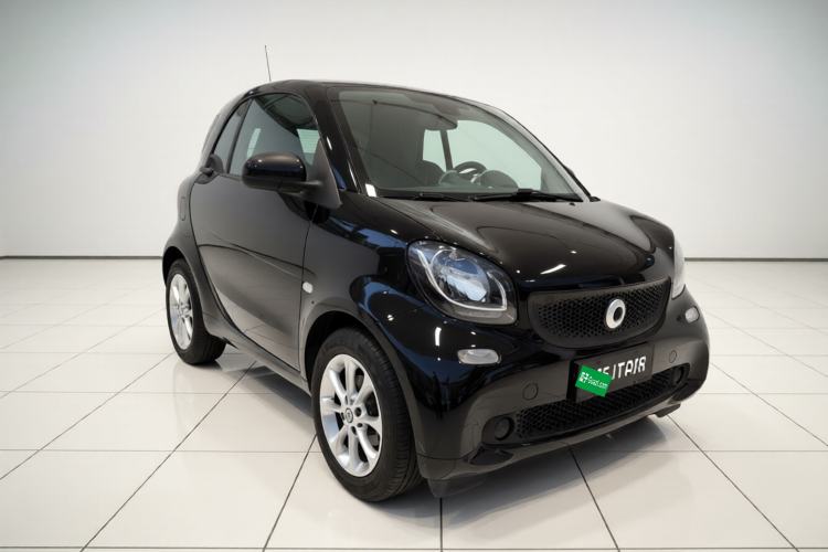 Used smart fortwo 2015 1.0L 52 kW hardtop Dynamic version Exterior 2
