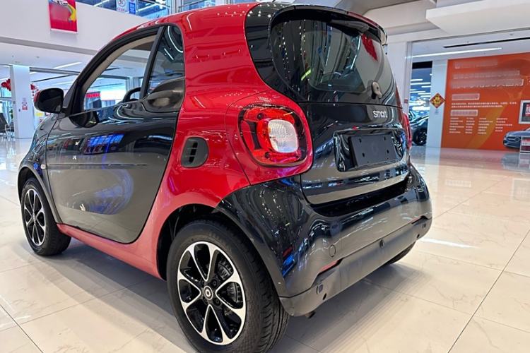 Used smart fortwo 2015 1.0L 52 kW Hardtop Passion Edition Exterior 3