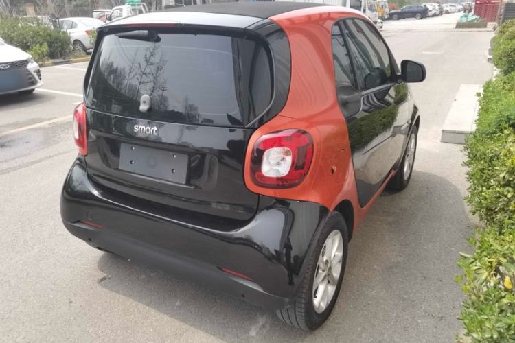 Used smart fortwo 2015 1.0L 52 kW hardtop Dynamic version Exterior 3