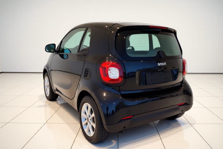 Used smart fortwo 2015 1.0L 52 kW hardtop Dynamic version Exterior 3