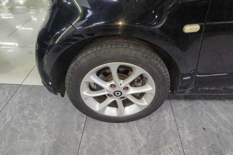 Used smart fortwo 2015 1.0L 52 kW hardtop Dynamic version Exterior 4