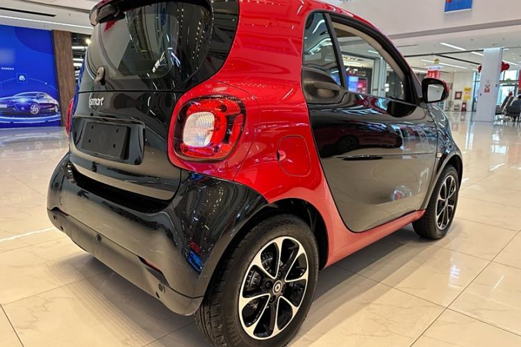 Used smart fortwo 2015 1.0L 52 kW Hardtop Passion Edition Exterior 4