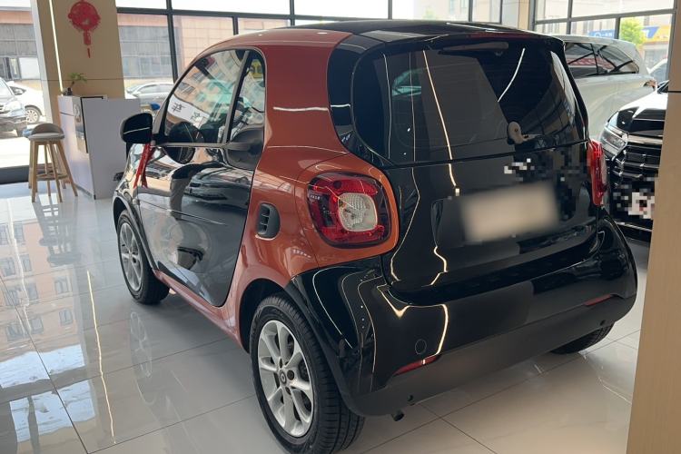 Used smart fortwo 2015 1.0L 52 kW hardtop Dynamic version Exterior 4