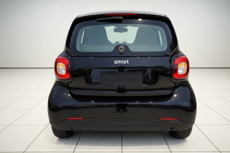 Used smart fortwo 2015 1.0L 52 kW hardtop Dynamic version Exterior 4