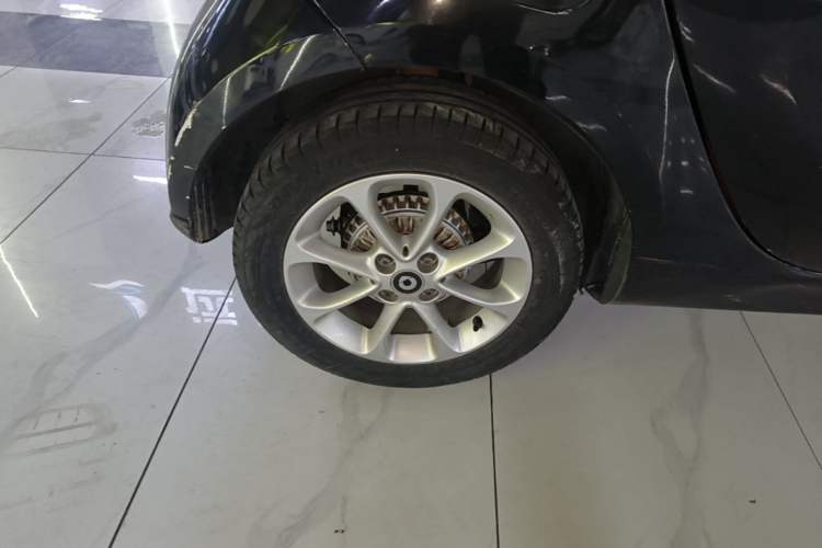 Used smart fortwo 2015 1.0L 52 kW hardtop Dynamic version Exterior 5