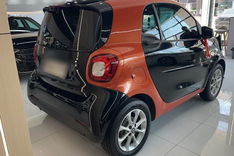Used smart fortwo 2015 1.0L 52 kW hardtop Dynamic version Exterior 5