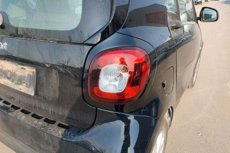 Used smart fortwo 2015 1.0L 52 kW hardtop Dynamic version Exterior 6