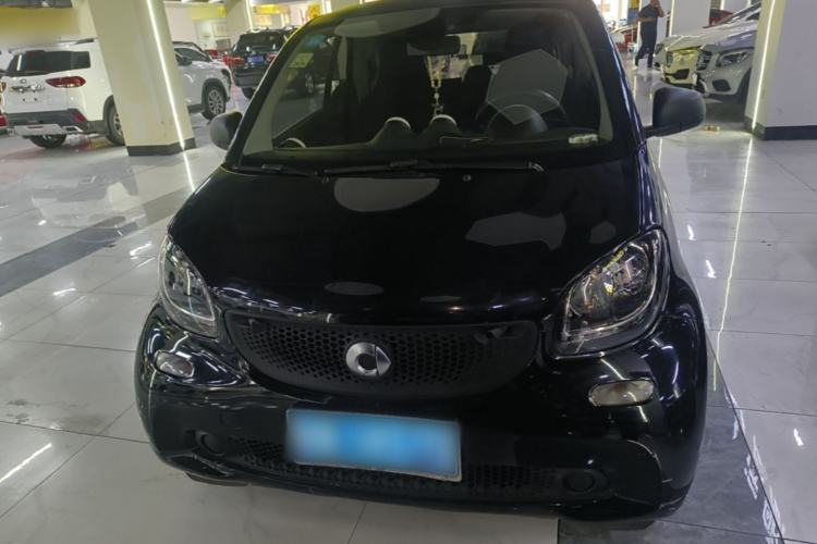 Used smart fortwo 2015 1.0L 52 kW hardtop Dynamic version Front