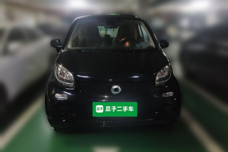 Used smart fortwo 2015 1.0L 52 kW hardtop Dynamic version Front