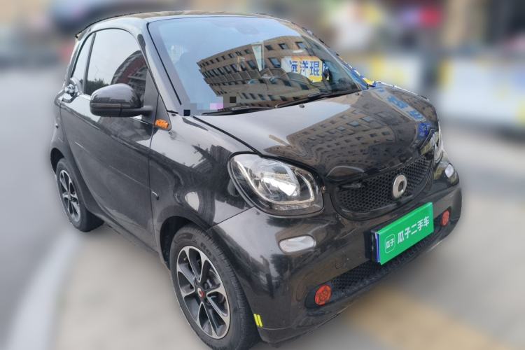 Used smart fortwo 2015 1.0L 52 kW Hardtop Passion Edition Front Right 45 Deg