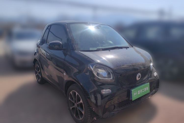Used smart fortwo 2015 1.0L 52 kW Hardtop Passion Edition Front Right 45 Deg