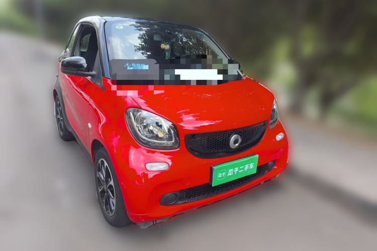 Used smart fortwo 2015 1.0L 52 kW Hardtop Passion Edition Front Right 45 Deg