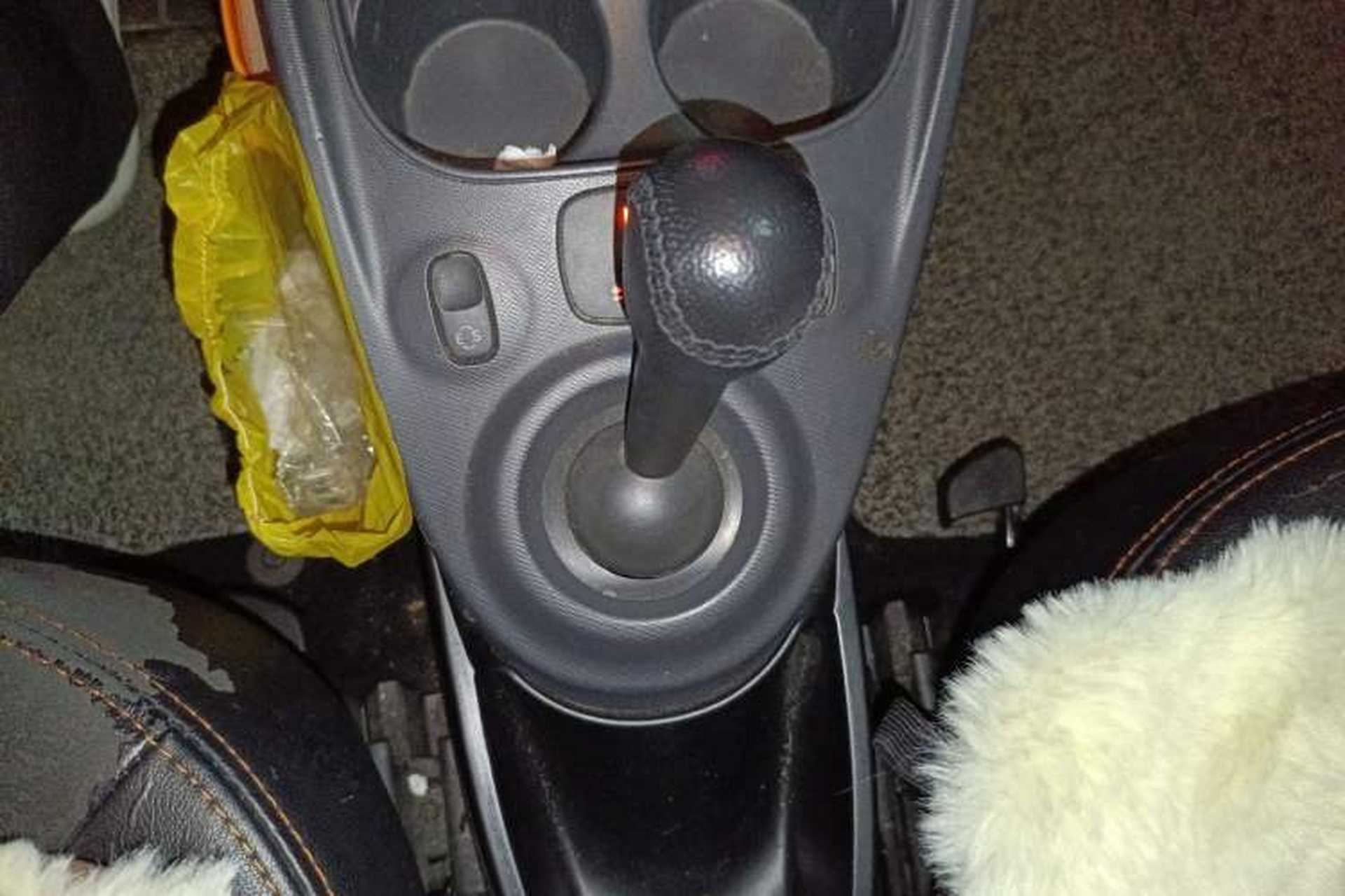 Used smart fortwo 2015 1.0L 52 kW Hardtop Passion Edition Gear Lever