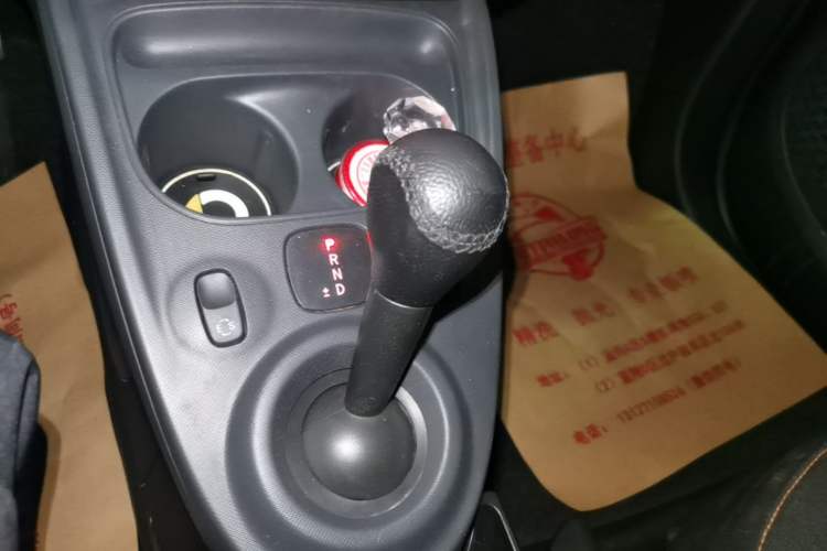 Used smart fortwo 2015 1.0L 52 kW Hardtop Passion Edition Gear Lever