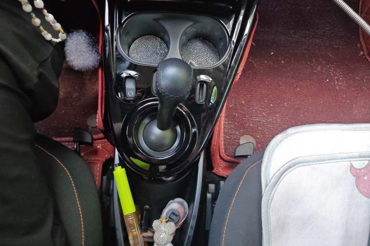 Used smart fortwo 2015 1.0L 52 kW Hardtop Passion Edition Gear Lever