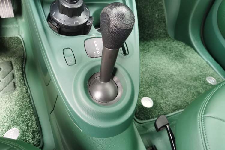 Used smart fortwo 2015 1.0L 52 kW Hardtop Passion Edition Gear Lever
