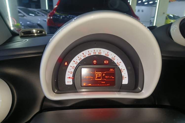 Used smart fortwo 2015 1.0L 52 kW hardtop Dynamic version Instrument Cluster