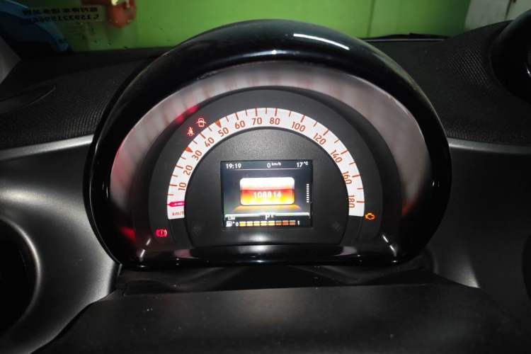 Used smart fortwo 2015 1.0L 52 kW Hardtop Passion Edition Instrument Cluster