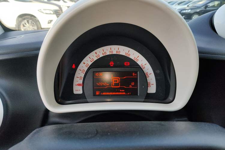 Used smart fortwo 2015 1.0L 52 kW hardtop Dynamic version Instrument Cluster