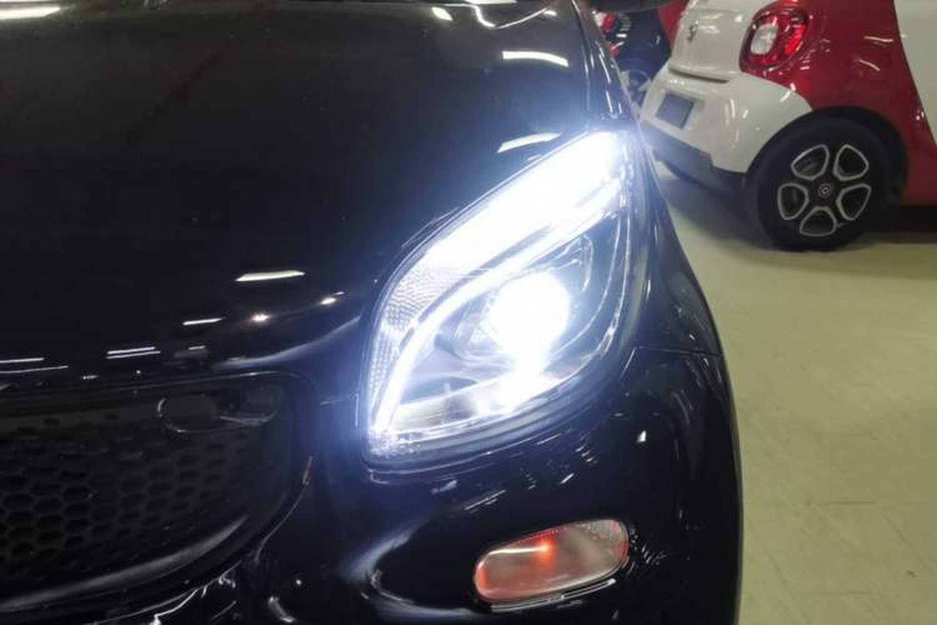 Used smart fortwo 2015 1.0L 52 kW Hardtop Passion Edition Left Front Headlight