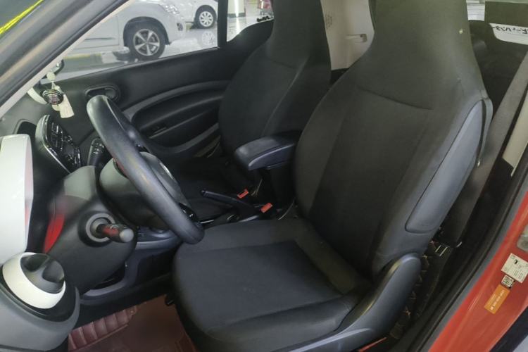 Used smart fortwo 2015 1.0L 52 kW hardtop Dynamic version Left Front Seat